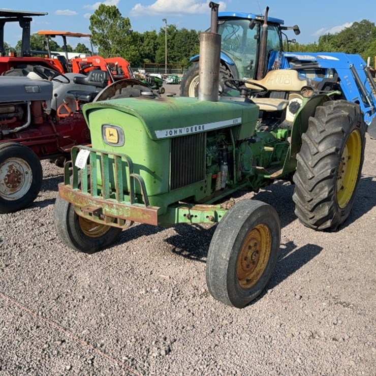 JOHN DEERE 820