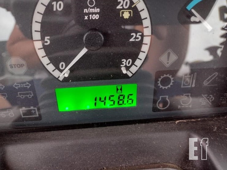 2015-john-deere-6105d-image-6