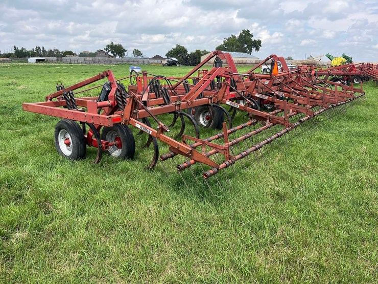 case-ih-5600-image-14