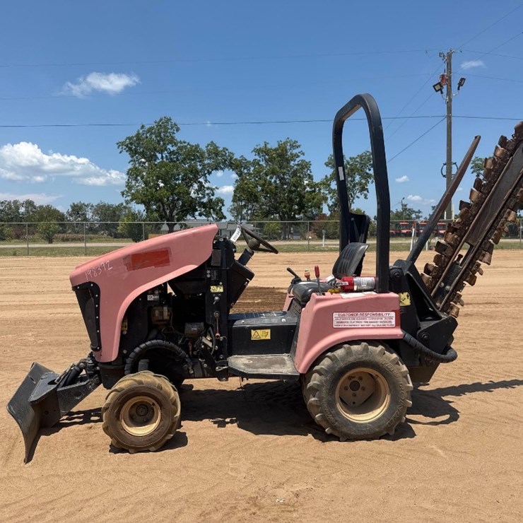 2017 DITCH WITCH RT30