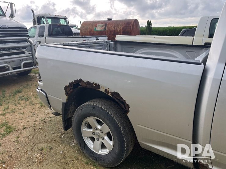 2012-dodge-ram-1500-image-28