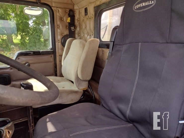 2006-kenworth-w900-image-12