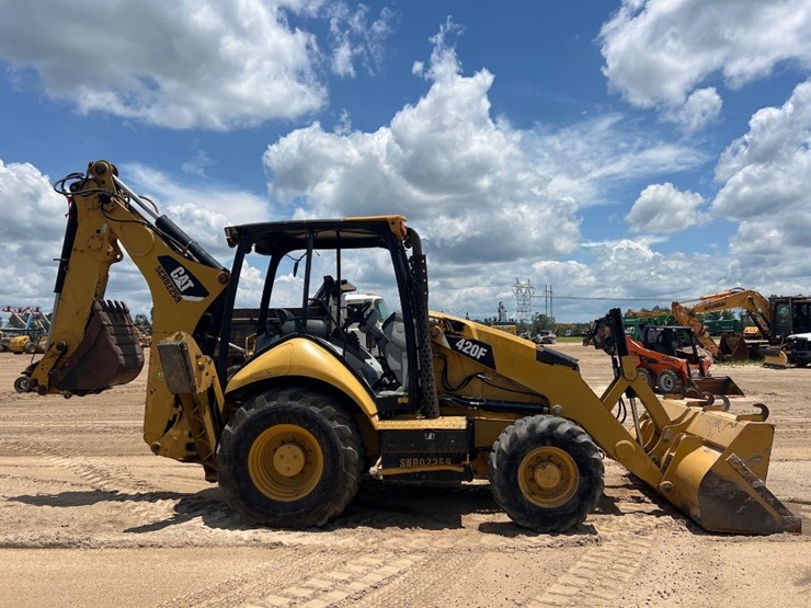 2013-caterpillar-420f-image-5