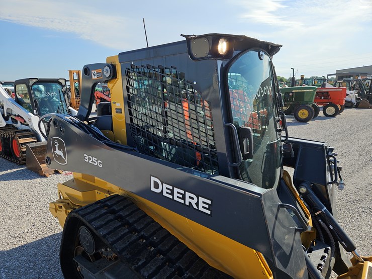 2022-deere-325g-image-23