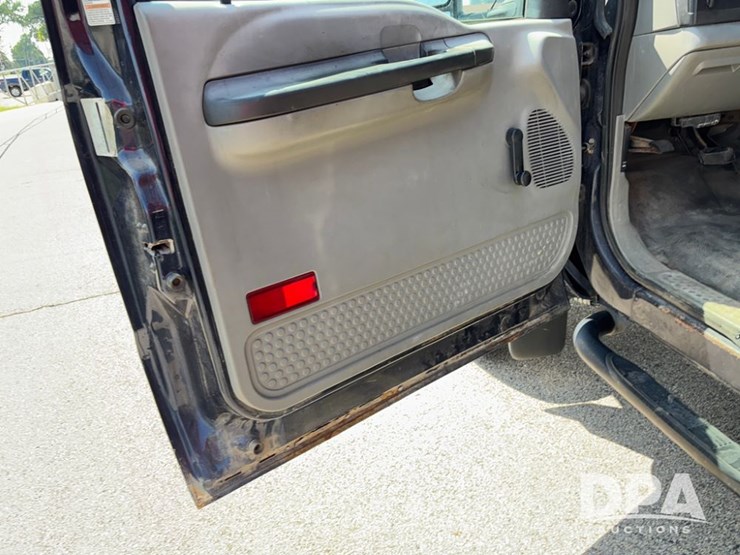 2006-ford-f450-image-56