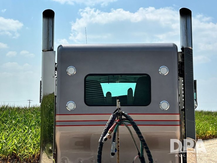 2014-kenworth-w900-image-44