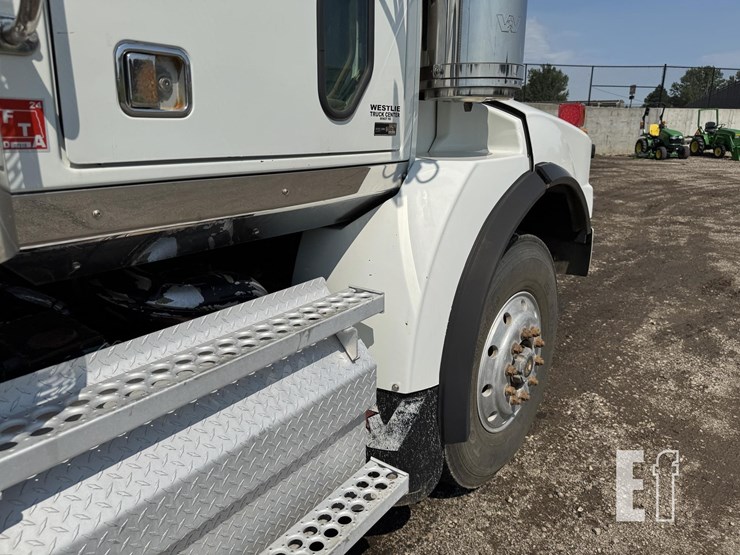 2012-western-star-4900-image-28