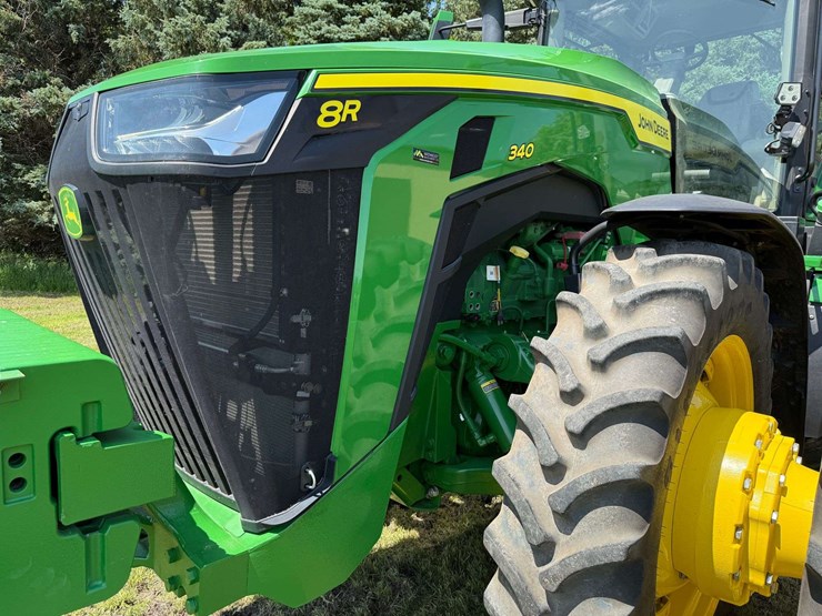 2021-john-deere-8r-340-image-21