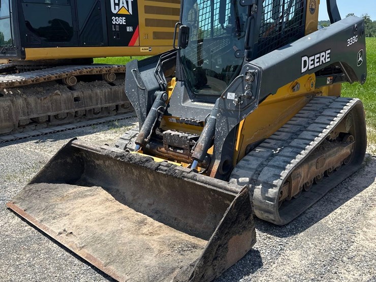 2018-deere-333g-image-1