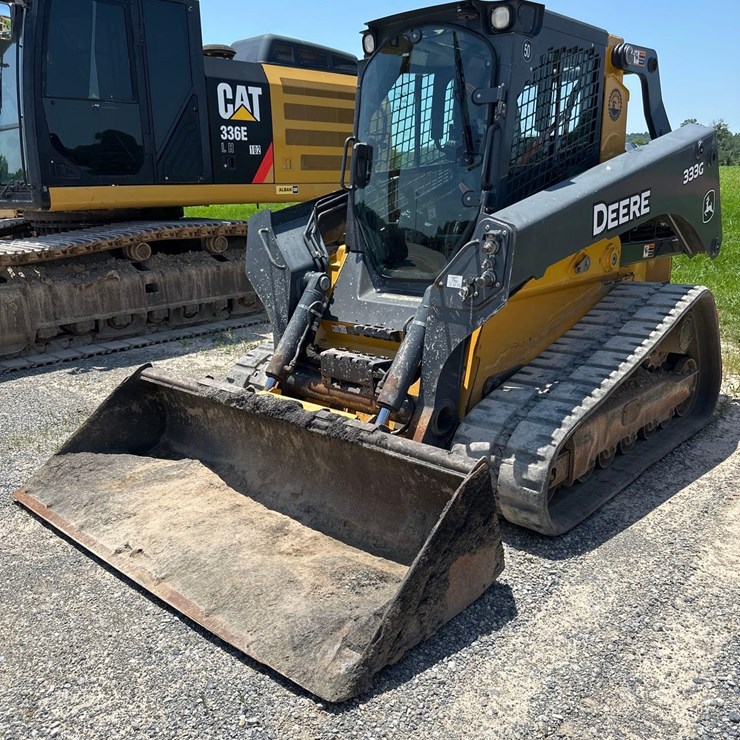 2018 DEERE 333G