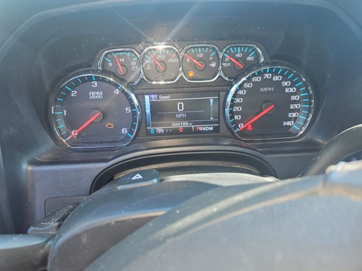 2015-chevrolet-silverado-1500-image-11