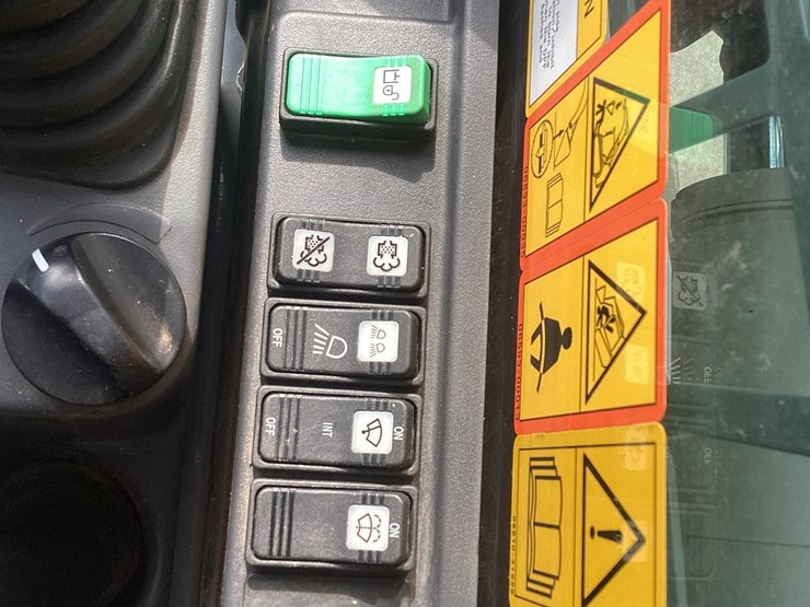 2023-takeuchi-tl8r2-image-19