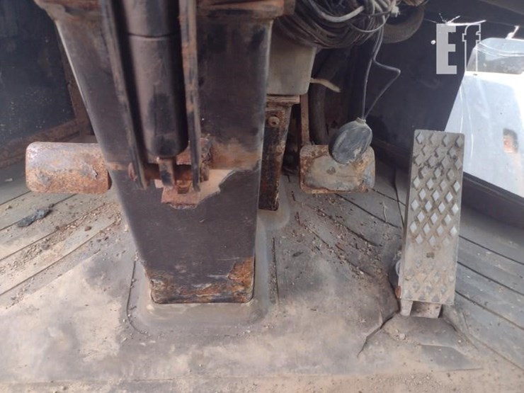 2007-caterpillar-924g-image-11