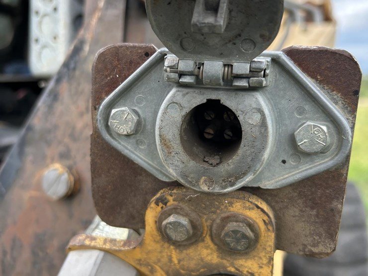 caterpillar-242-image-15