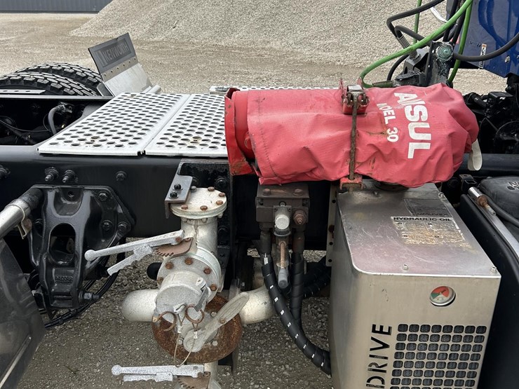 2020-kenworth-t680-image-34