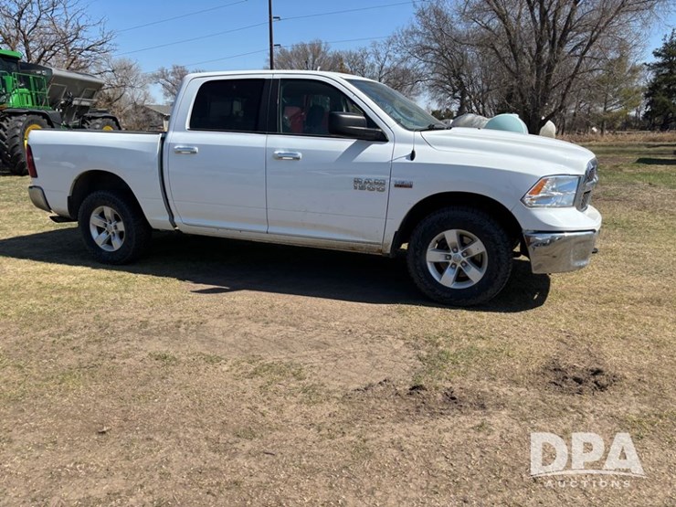 2015-dodge-ram-1500-image-6
