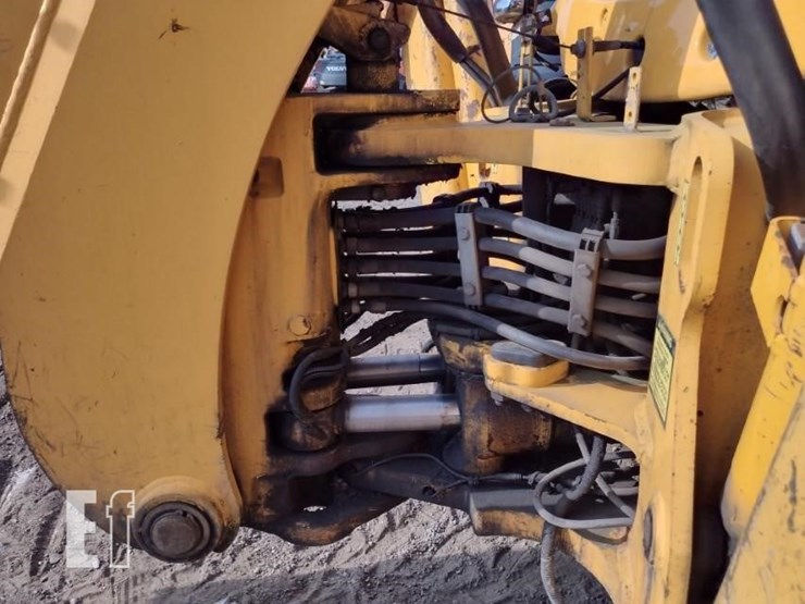 2006-jcb-215-image-32