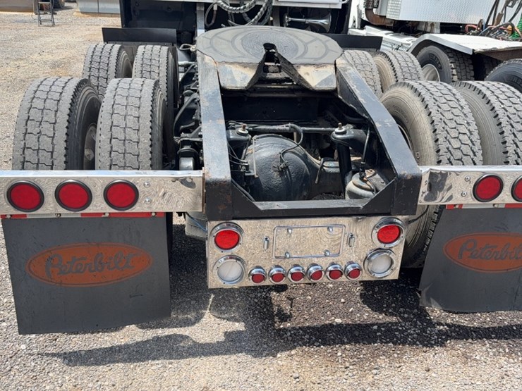 2007-peterbilt-379-image-8