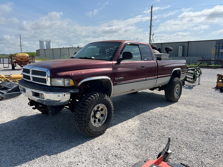 2001-dodge-ram-2500-image-1