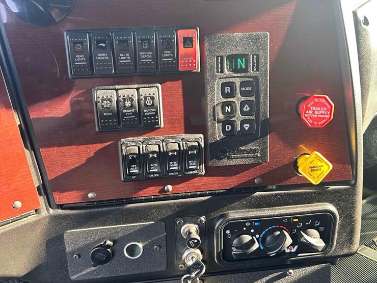 2021-western-star-4700sf-image-30