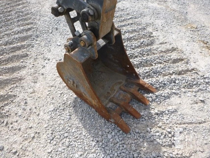 2022-deere-26g-image-15
