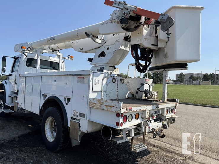 2005-freightliner-business-class-m2-106-image-18