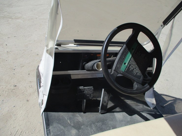 club-car-golf-shuttle-cart,-image-9