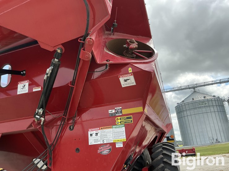 2021-j&m-1151-grain-cart-image-16