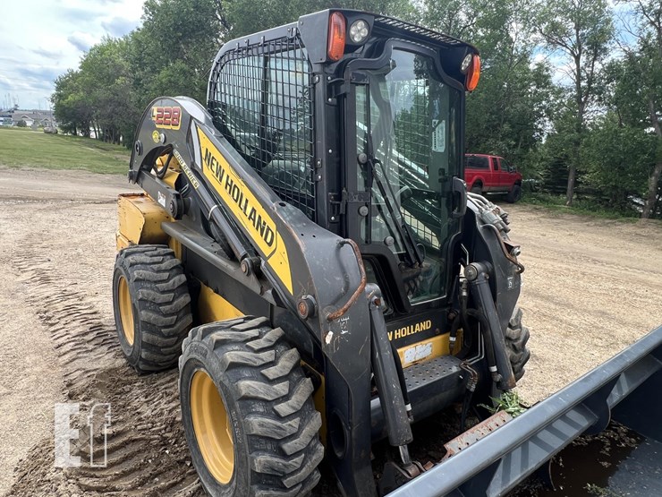2017-new-holland-l228-image-19