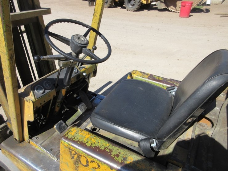clark-c300-40-warehouse-forklift,-image-7