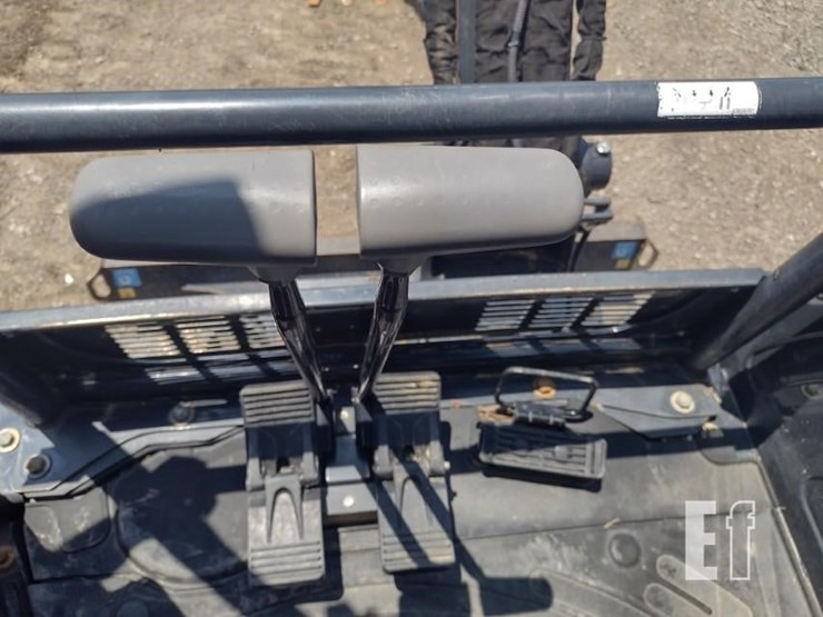 2020-deere-26g-image-7
