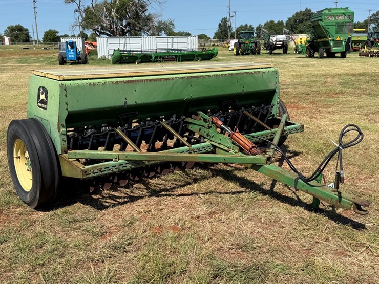 john-deere-8300-image-1
