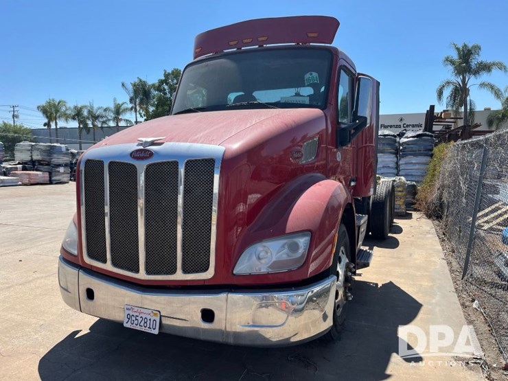 2018-peterbilt-579-image-9