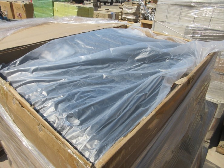 lot-of-tesla-model-y-floor-mats-image-5
