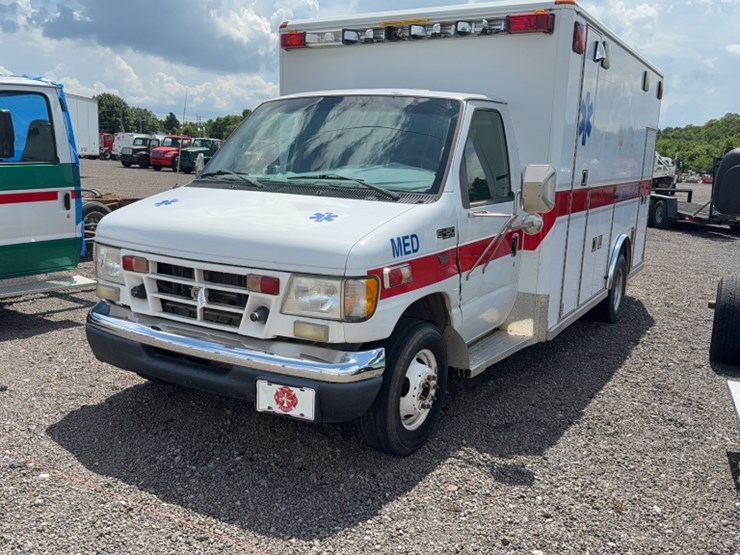 2003-ford-e450-image-1