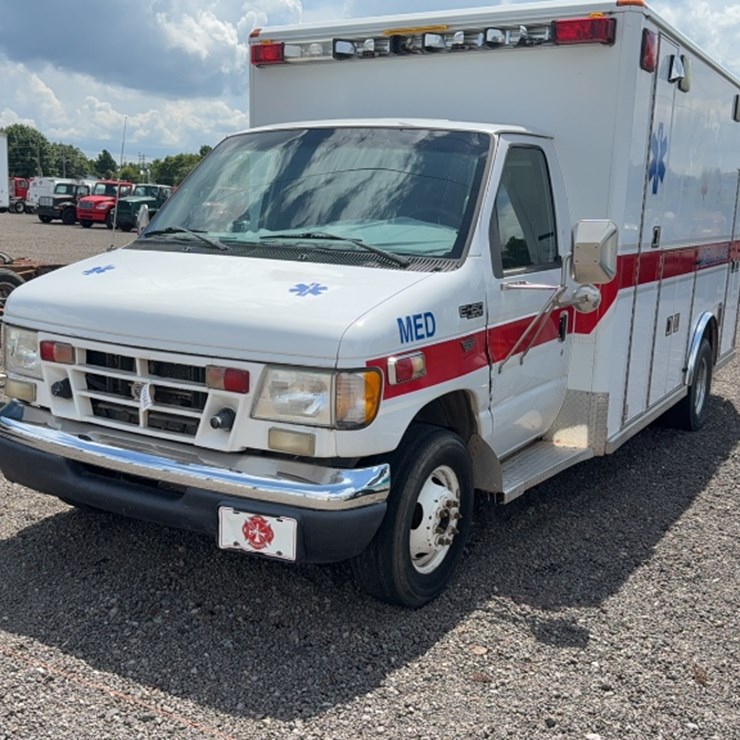 2003 FORD E450