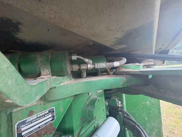 john-deere-8560-image-37