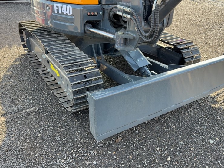 #2044-•-2025-future-ft40-mini-excavator-image-6