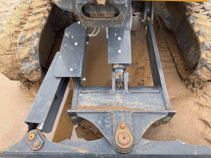 2020-deere-35g-image-18