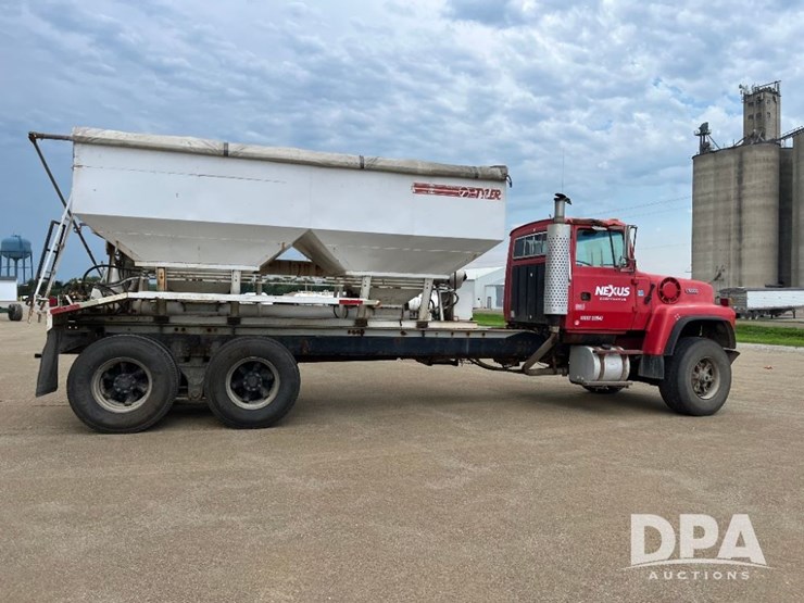 1995-ford-l9000-image-10