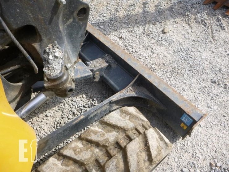2022-deere-26g-image-22