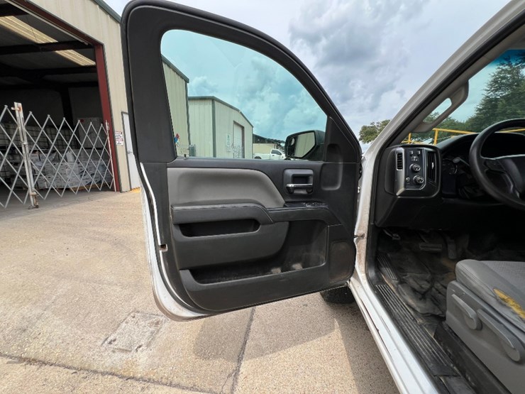 2015-chevrolet-silverado-2500hd-image-57