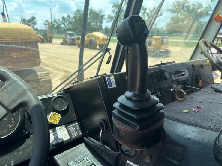 2014-mack-leu613-image-30