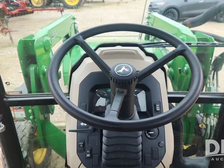 2021-john-deere-5075e-image-23