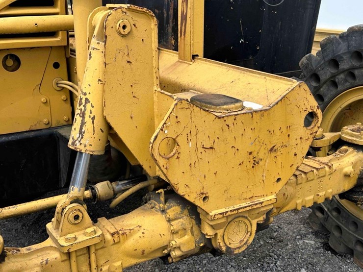 1999-caterpillar-th82-image-31