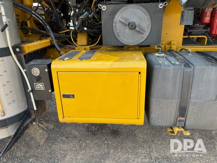 2006-john-deere-8-image-17
