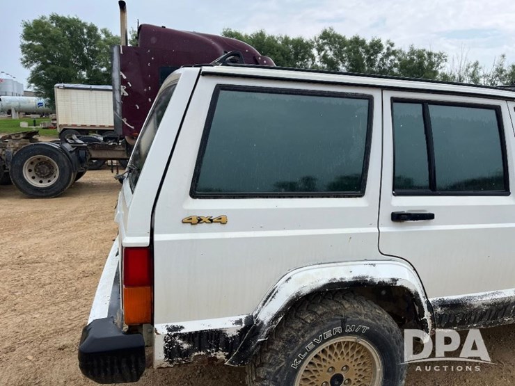 1990-jeep-cherokee-limited-image-33
