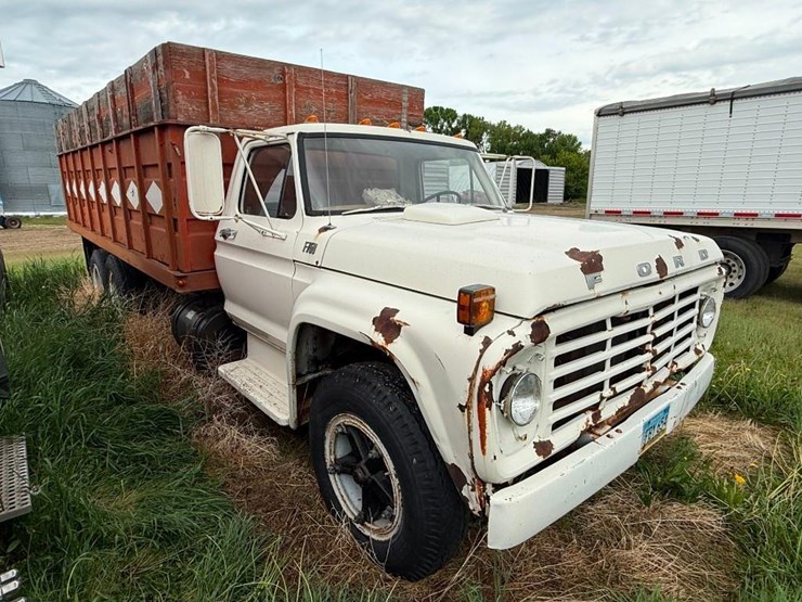 1974-ford-f750-image-4
