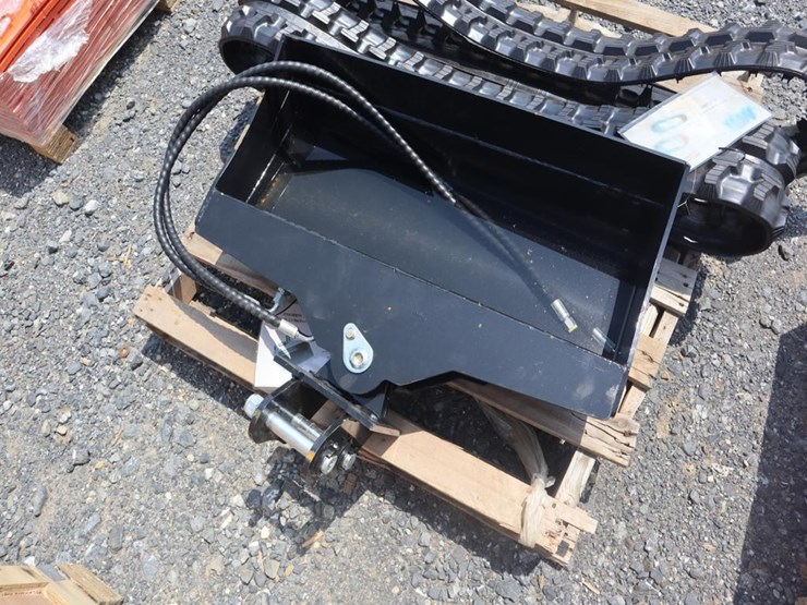 tpm-32"-hydraulic-tilt-bucket-image-2