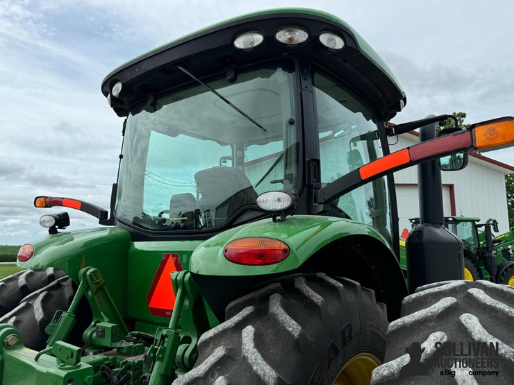 2011-john-deere-8235r-image-18